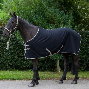 Cameo Equine Fleece Rug - Robust & Versatile with Adjustable Straps