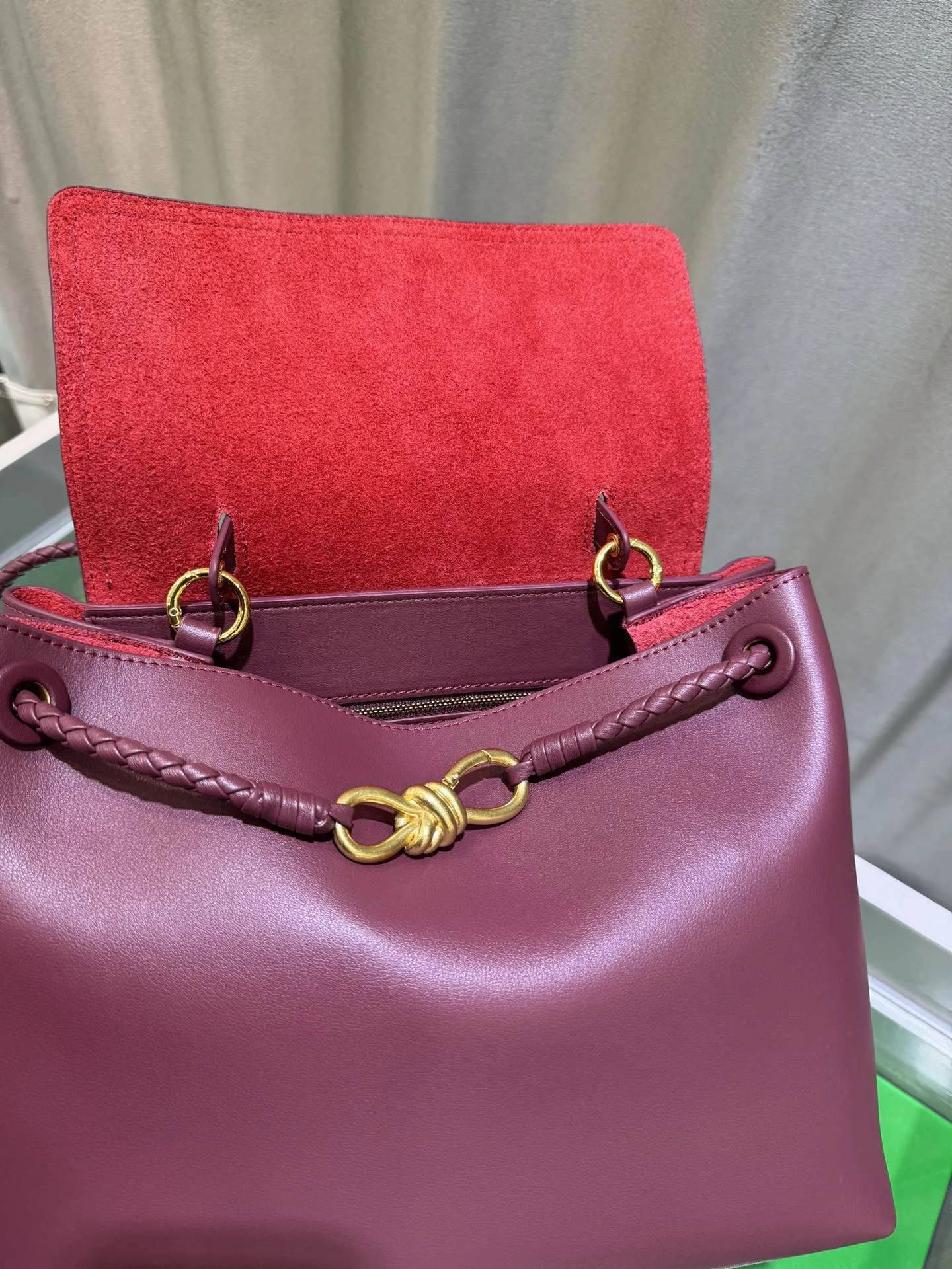 Elegant Cowhide Leather Handbag