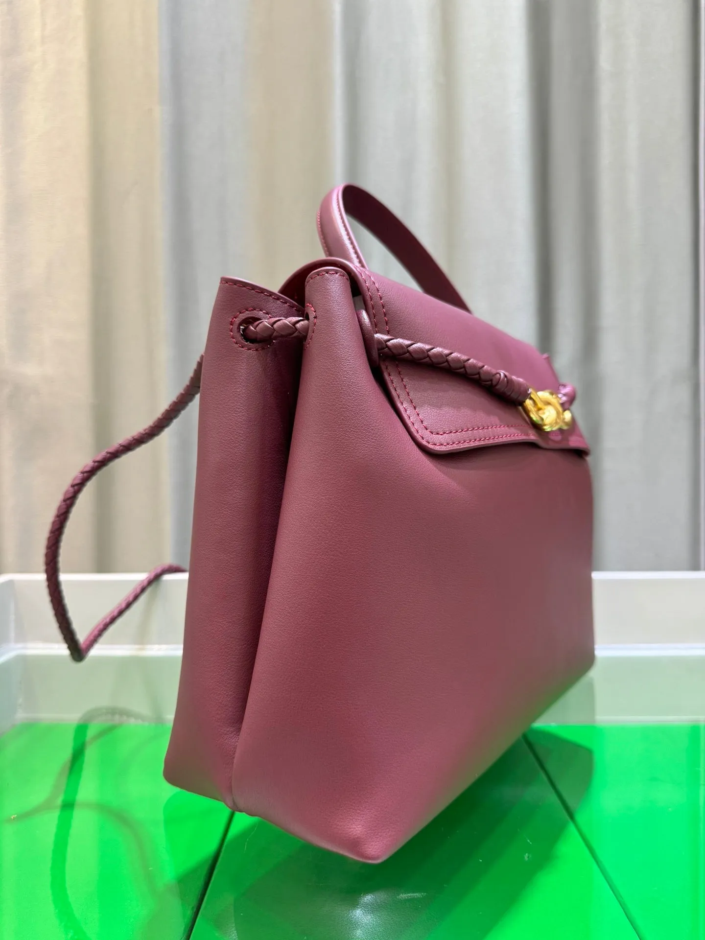 Elegant Cowhide Leather Handbag