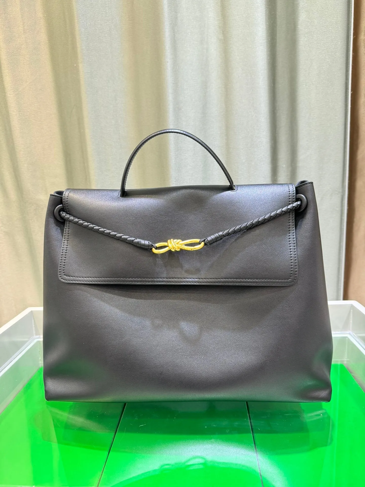 Elegant Cowhide Leather Handbag