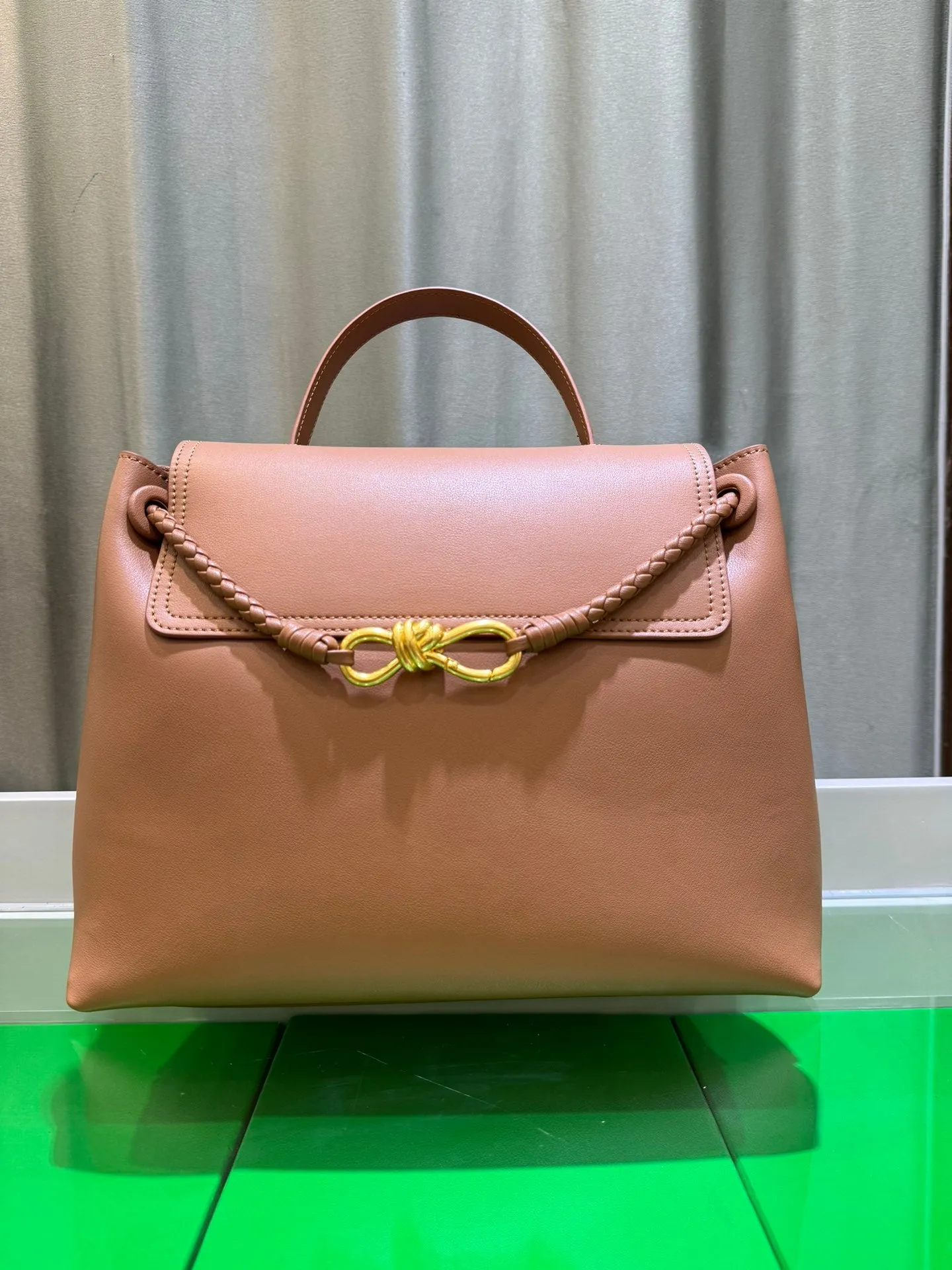 Elegant Cowhide Leather Handbag