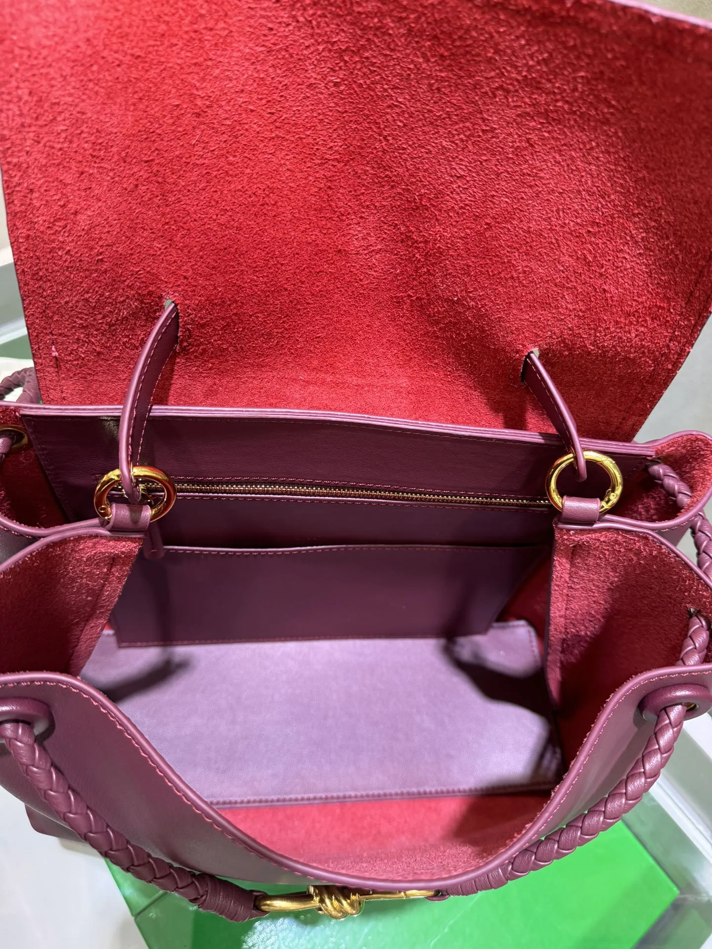 Elegant Cowhide Leather Handbag