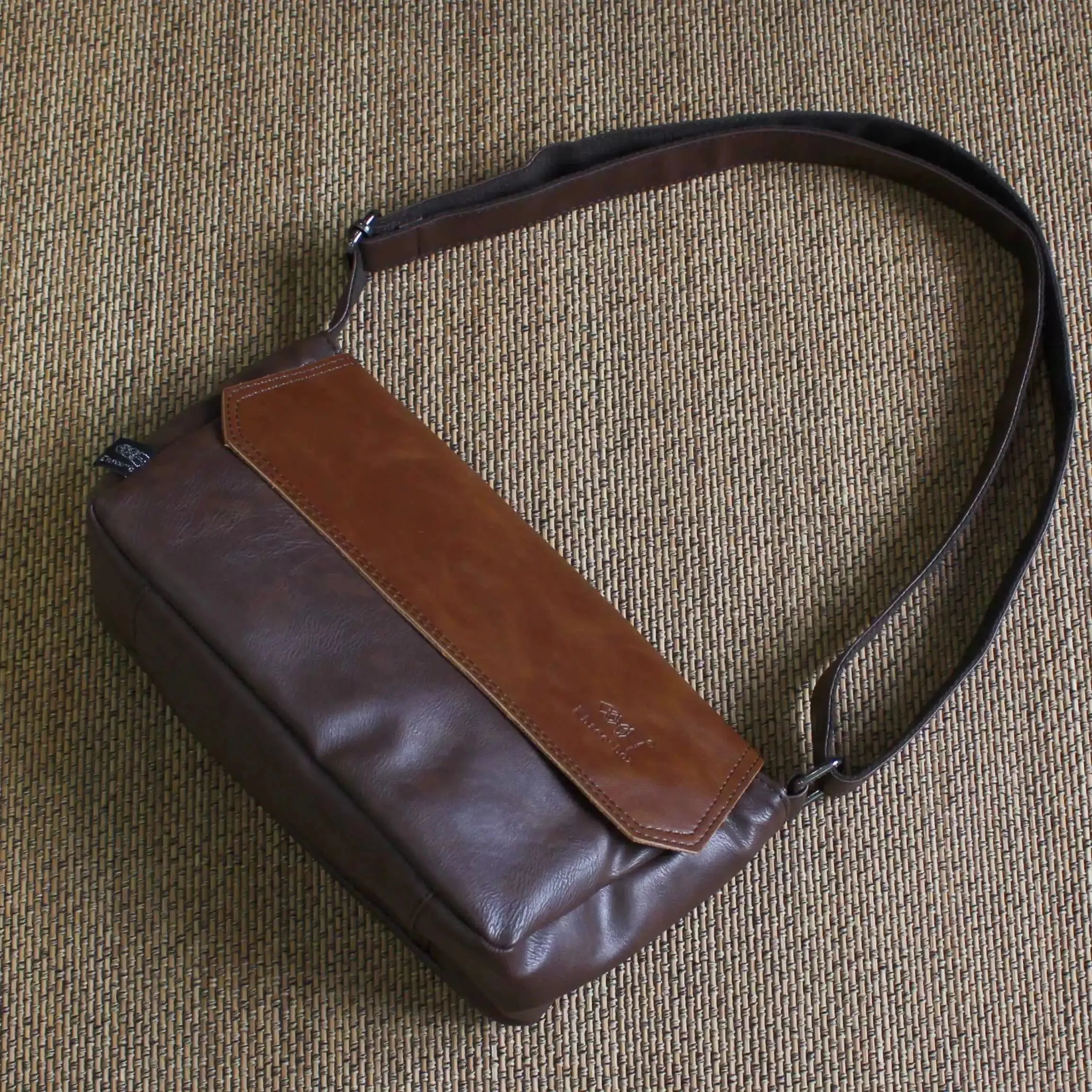 Elegant Leather Shoulder Bag