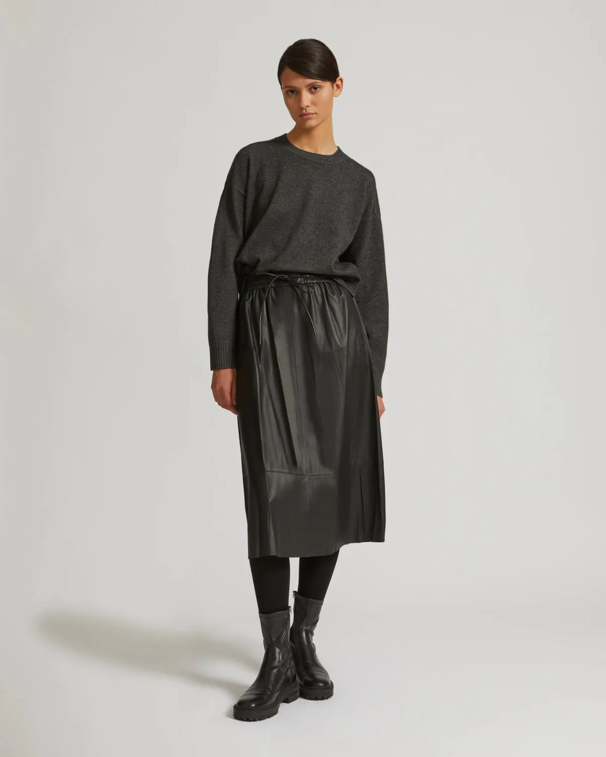 Flared skirt in lamb leather