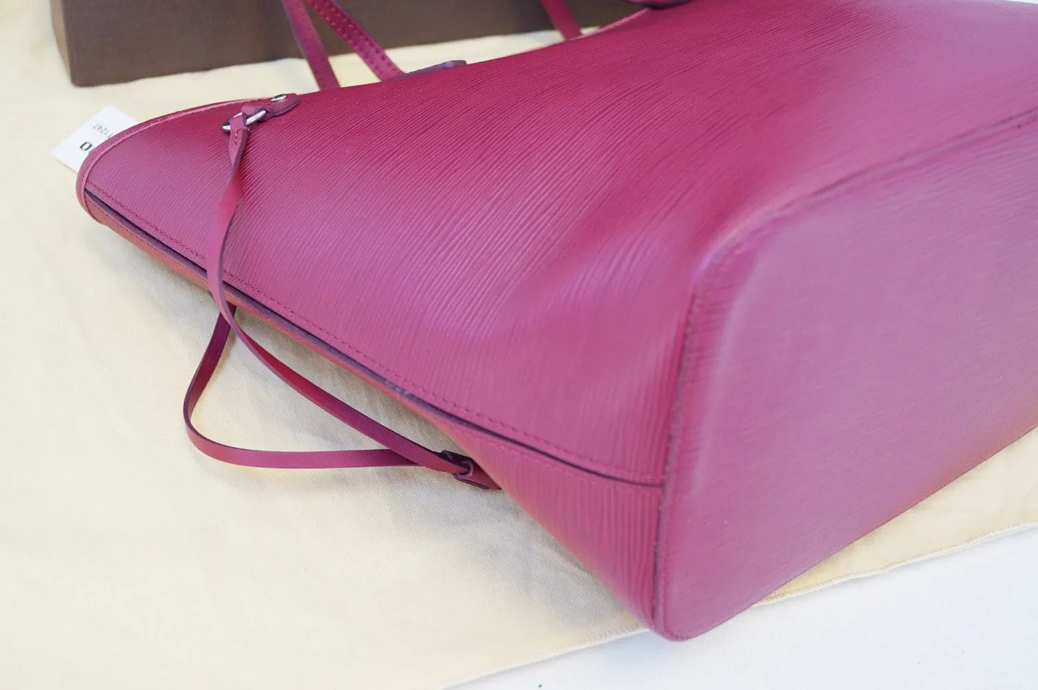 LOUIS VUITTON Fuchsia Epi Leather Neverfull MM Tote Bag