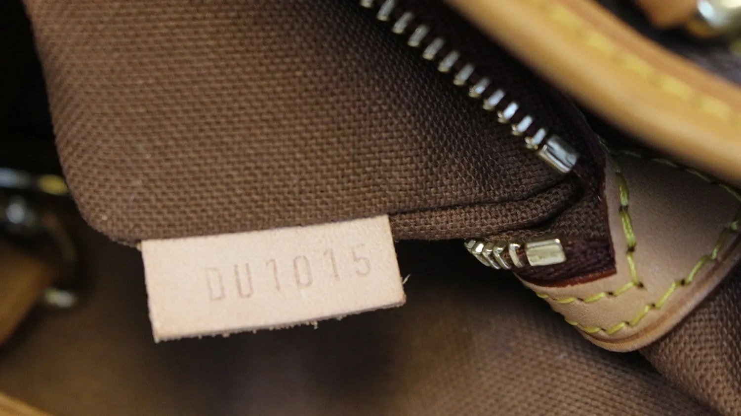 LOUIS VUITTON Monogram Canvas Batignolles Horizontal Shoulder Tote Bag