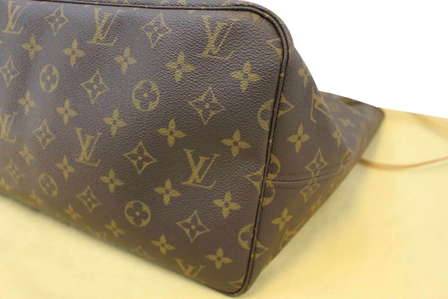 LOUIS VUITTON Monogram Canvas Neverfull GM Tote Bag