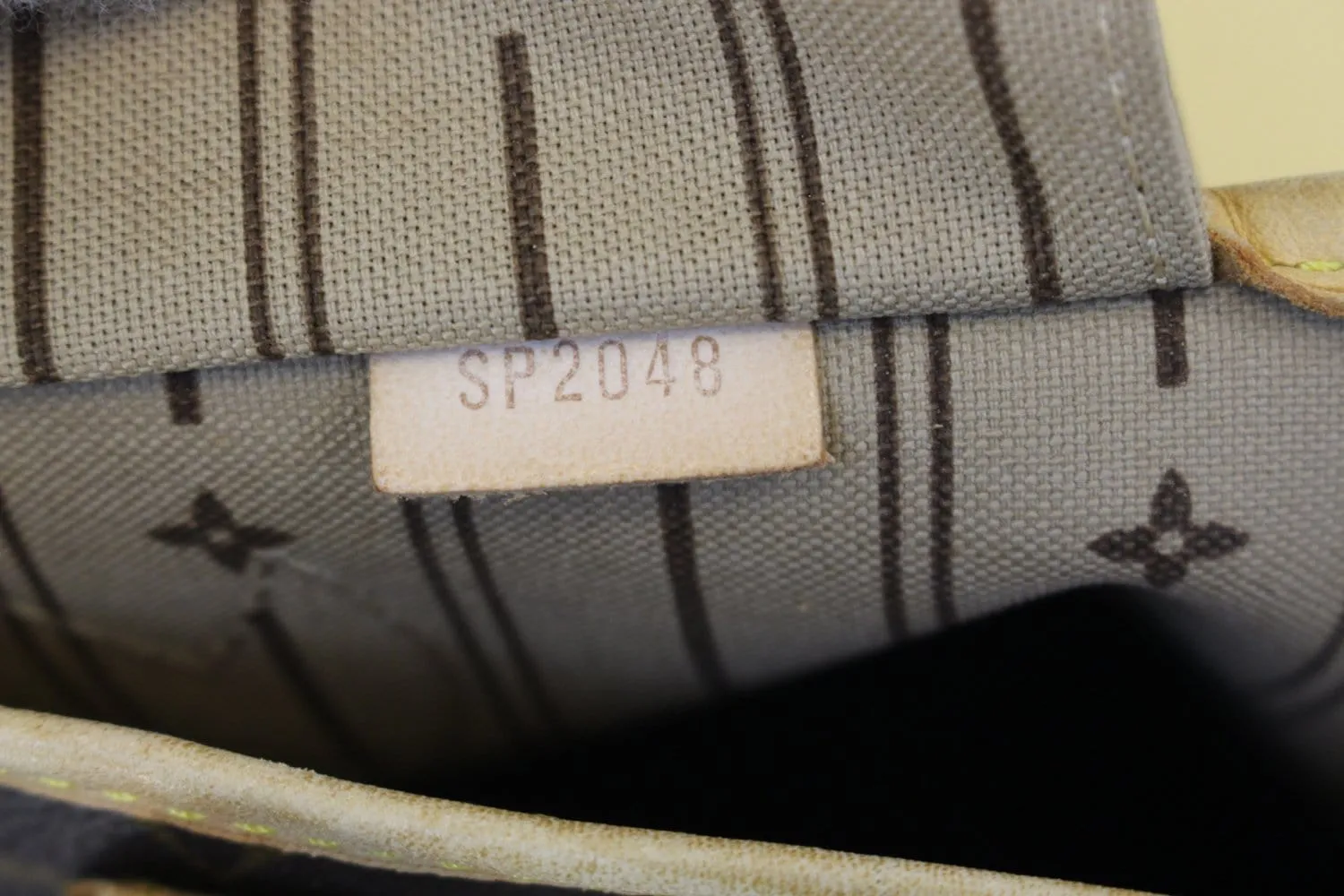 LOUIS VUITTON Monogram Canvas Neverfull GM Tote Bag