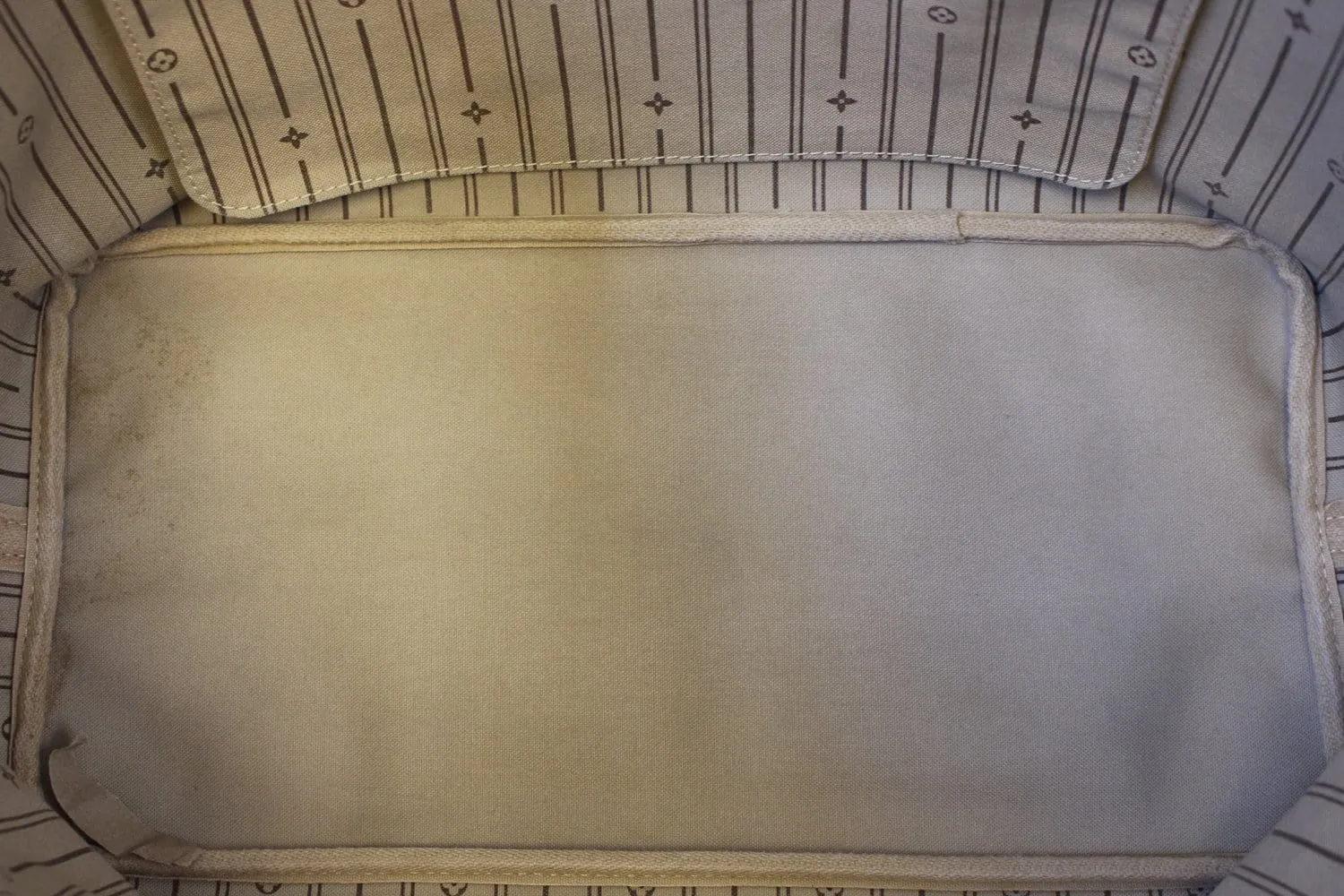 LOUIS VUITTON Monogram Canvas Neverfull GM Tote Bag