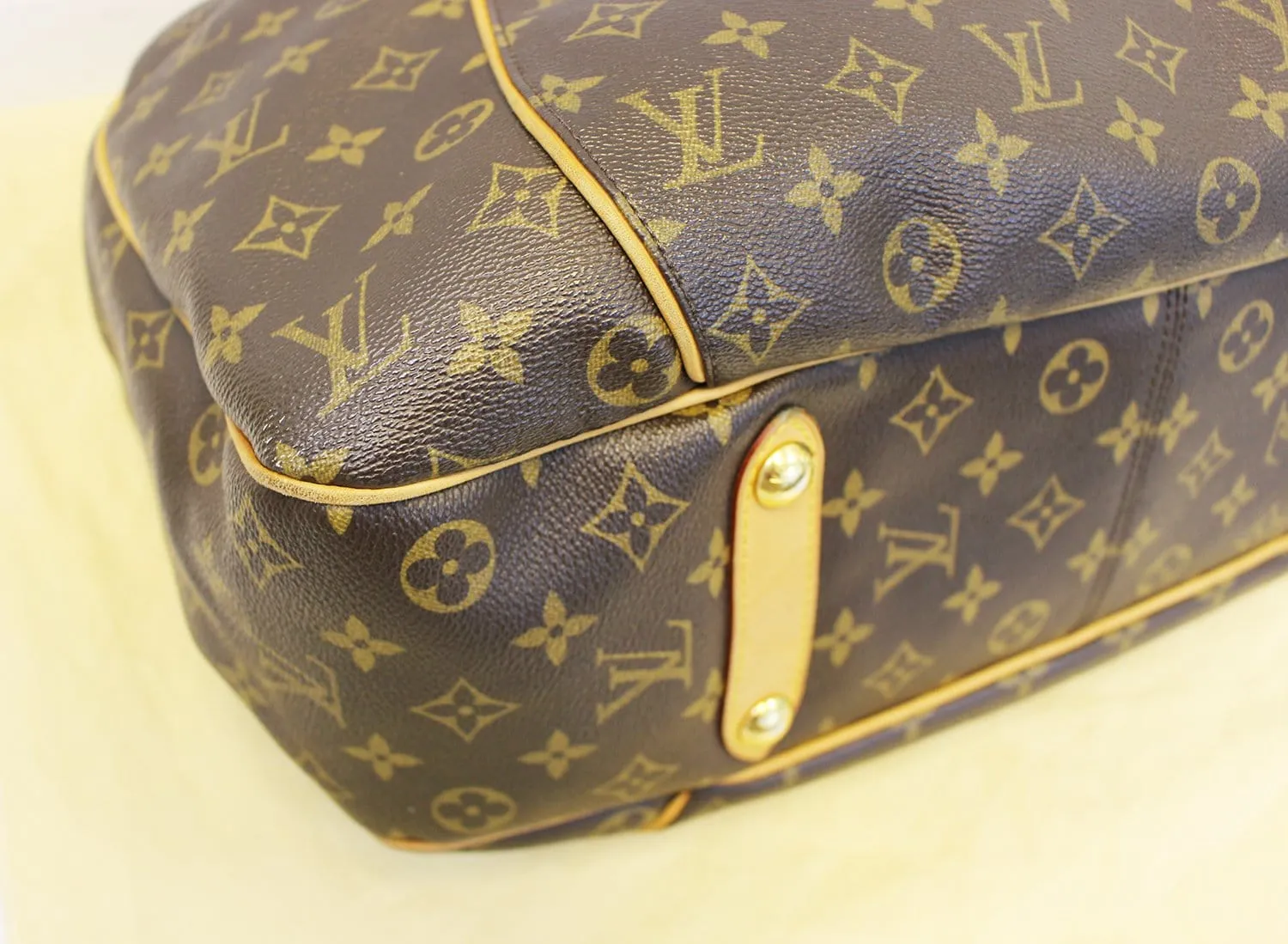 LOUIS VUITTON Monogram Galliera GM Shoulder Tote Handbag