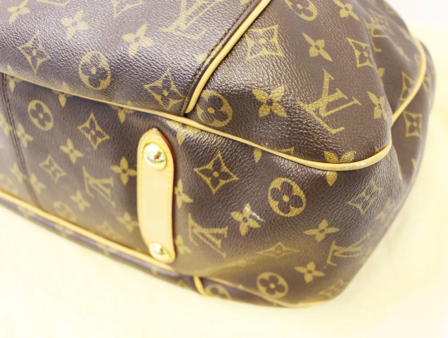 LOUIS VUITTON Monogram Galliera GM Shoulder Tote Handbag