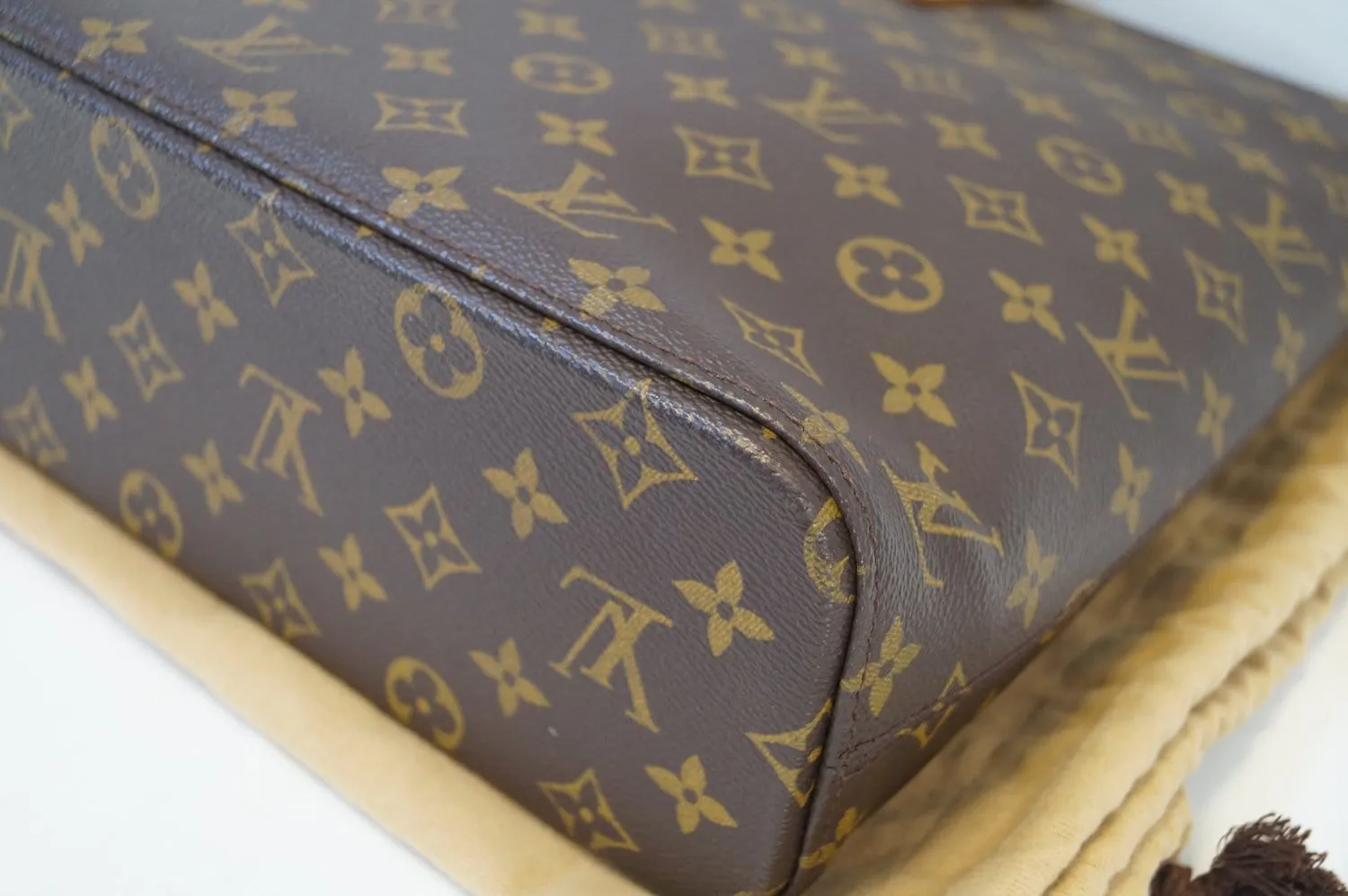 LOUIS VUITTON Monogram  Luco Tote Bag