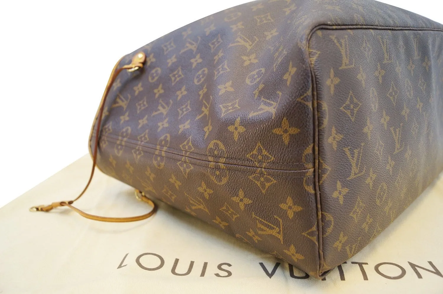 LOUIS VUITTON Monogram Neverfull GM Shoulder Bag