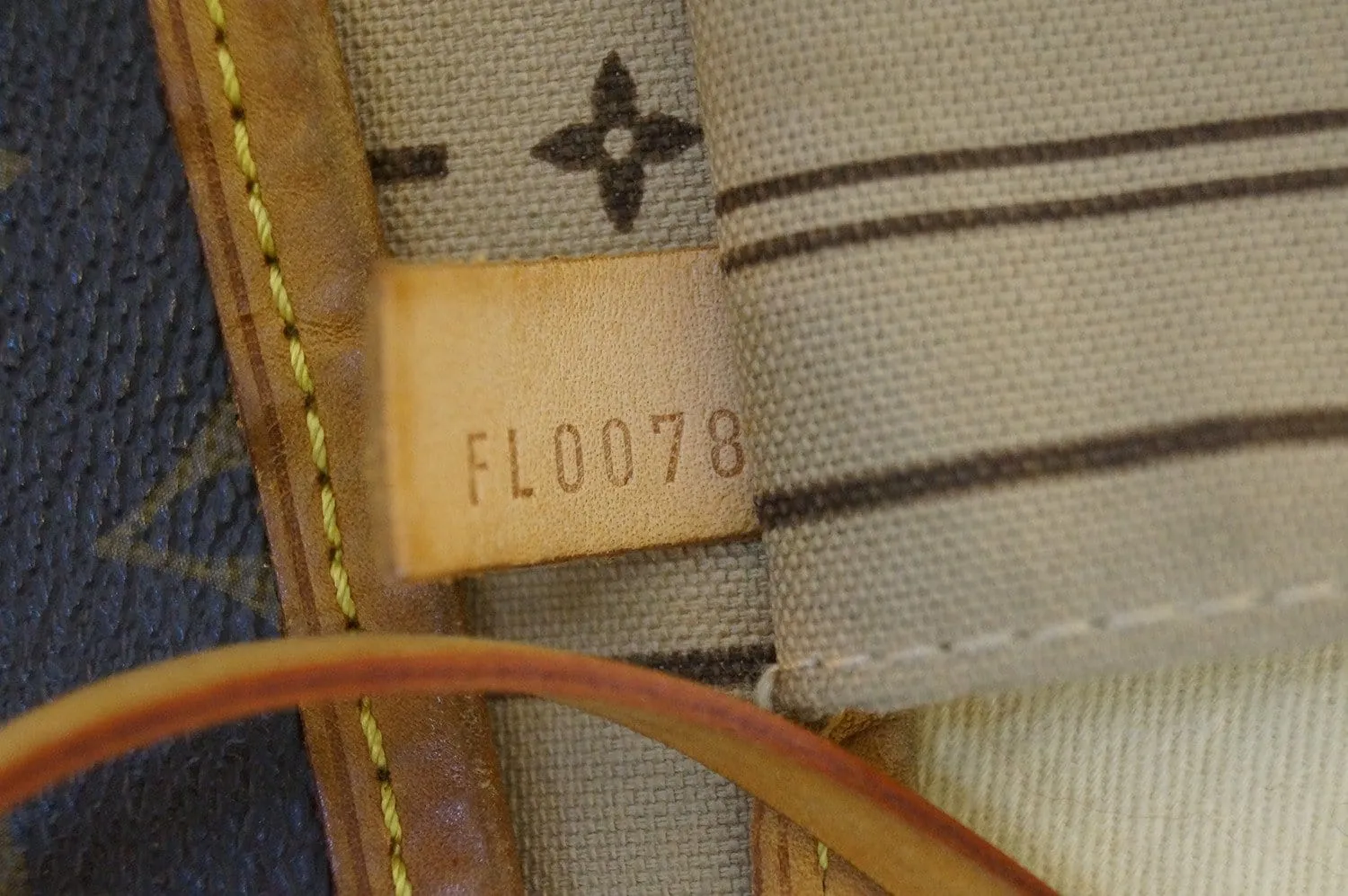 LOUIS VUITTON Monogram Neverfull GM Shoulder Bag