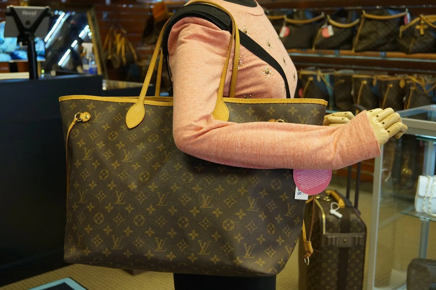 LOUIS VUITTON Monogram Neverfull GM Shoulder Bag