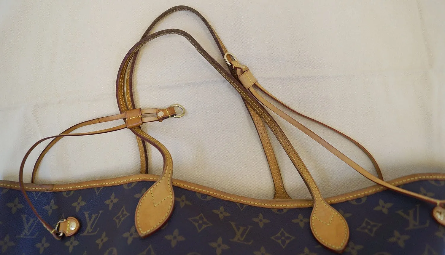 LOUIS VUITTON Monogram Neverfull GM Shoulder Bag