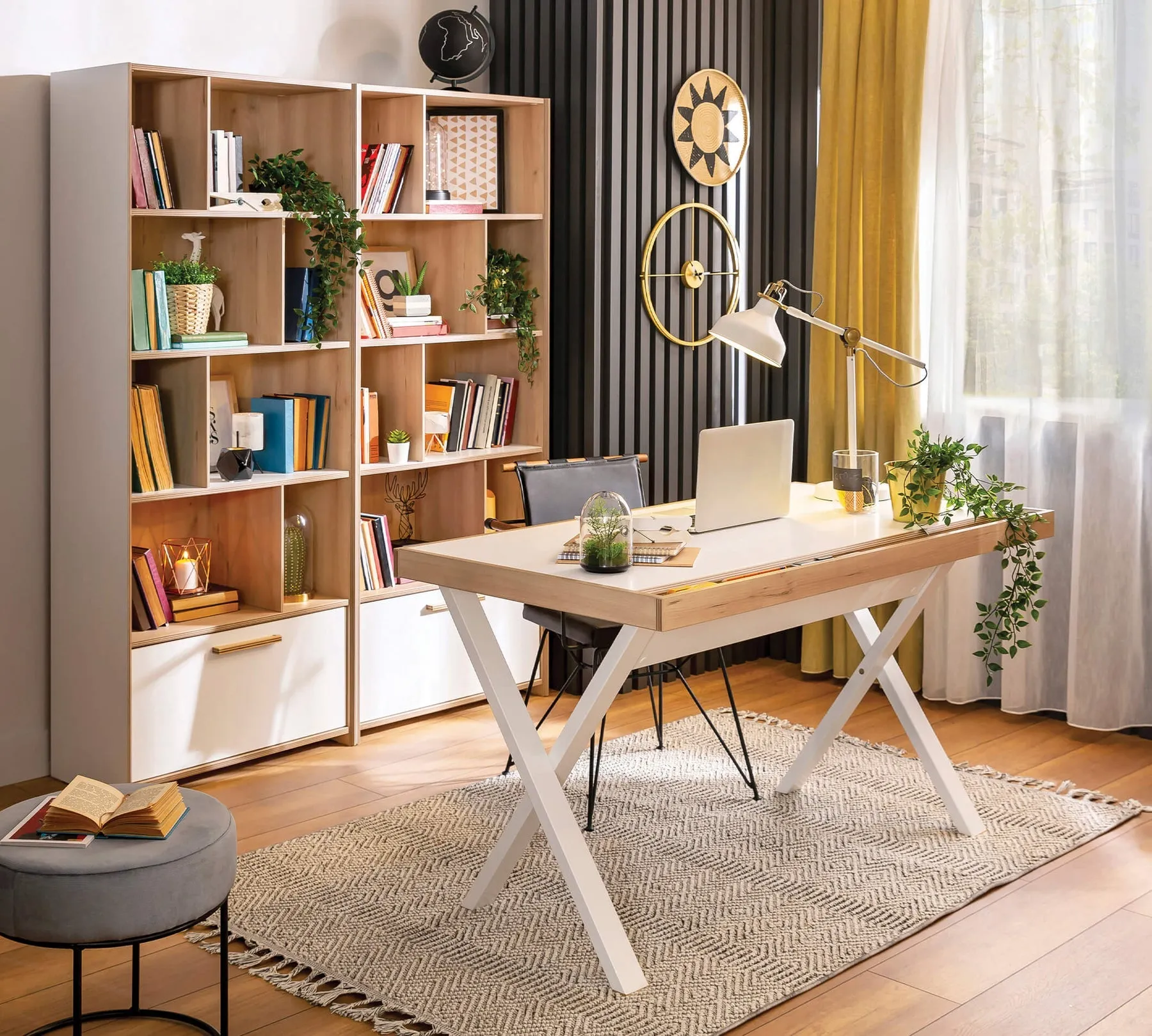 Modera Young Desk