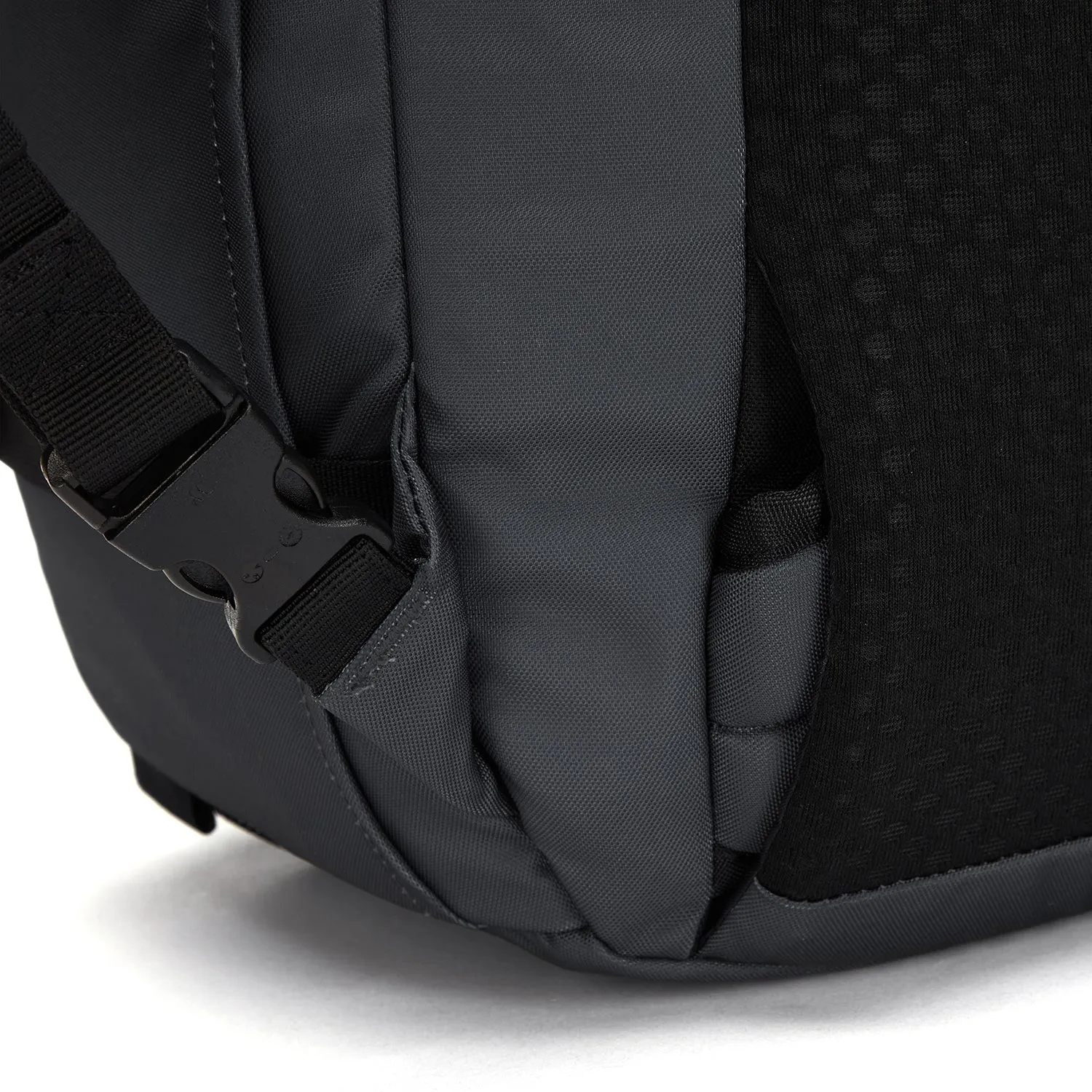Pacsafe® Venturesafe® EXP45 anti-theft carry-on travel pack