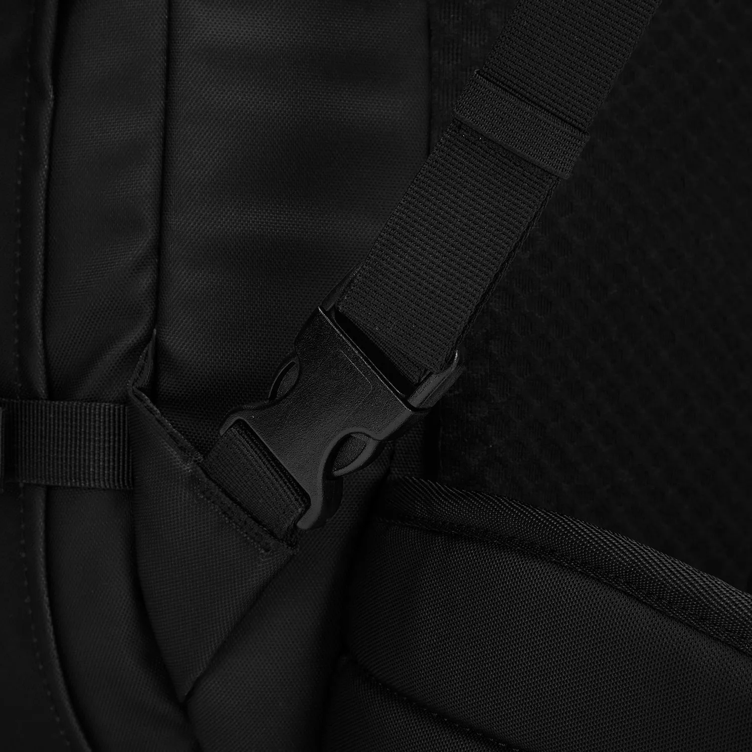 Pacsafe® Venturesafe® EXP45 anti-theft carry-on travel pack