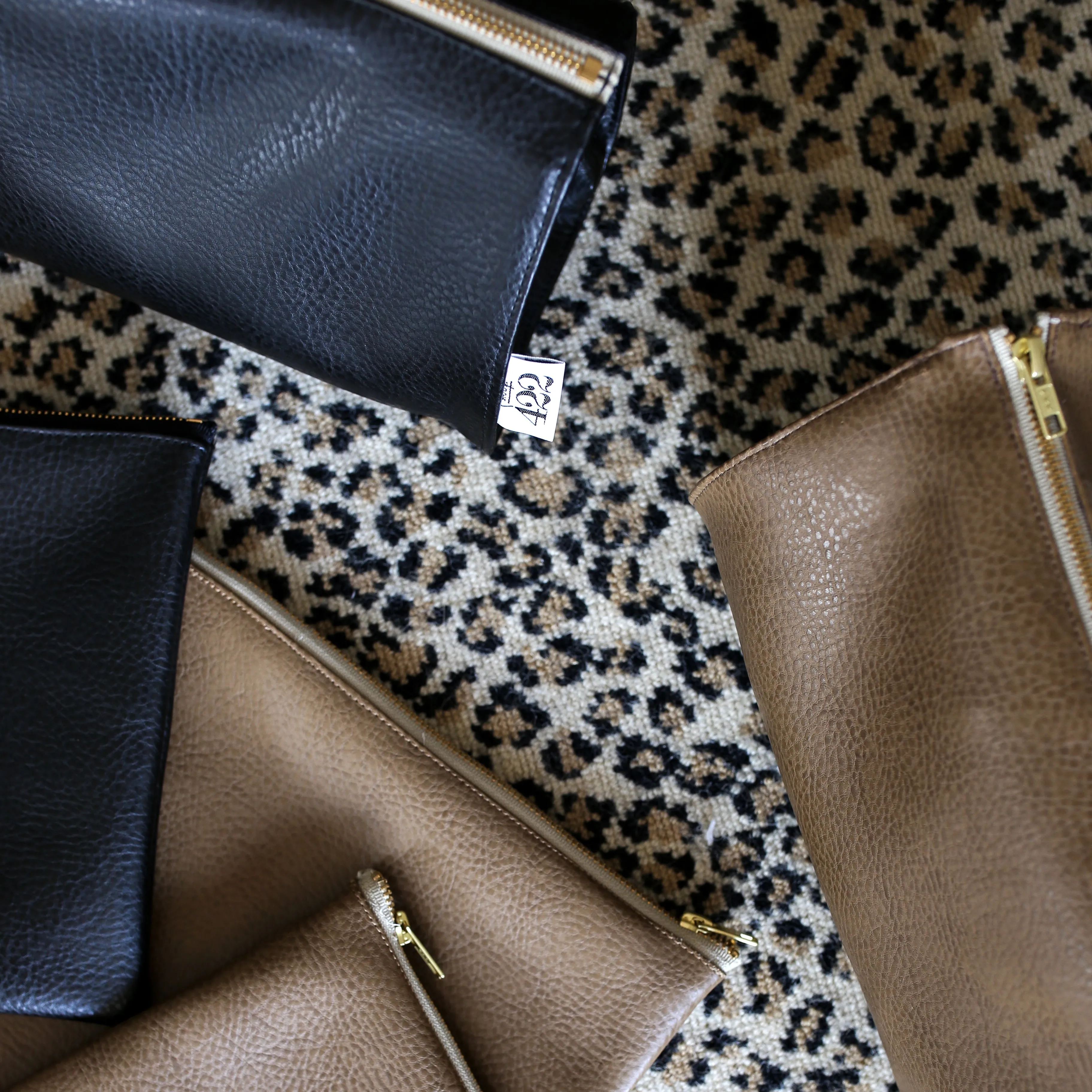 Sarah Make Up Bag in Bowie Mushroom