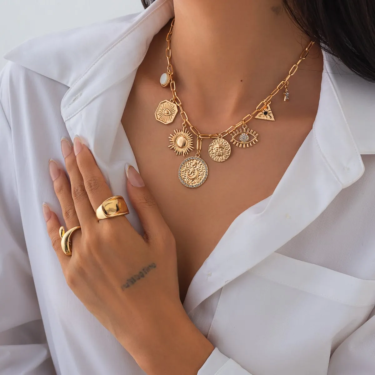 Stylish Rhinestone Inlaid Sun Star Round Disk Tassel Cable Chain Necklace